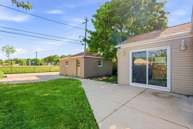471 E Morgan AVENUE, Milwaukee, WI 53207
