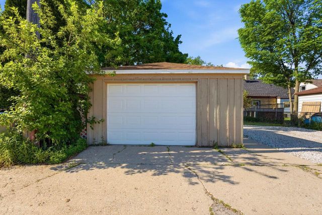 471 E Morgan AVENUE, Milwaukee, WI 53207