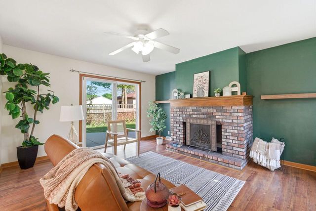 471 E Morgan AVENUE, Milwaukee, WI 53207