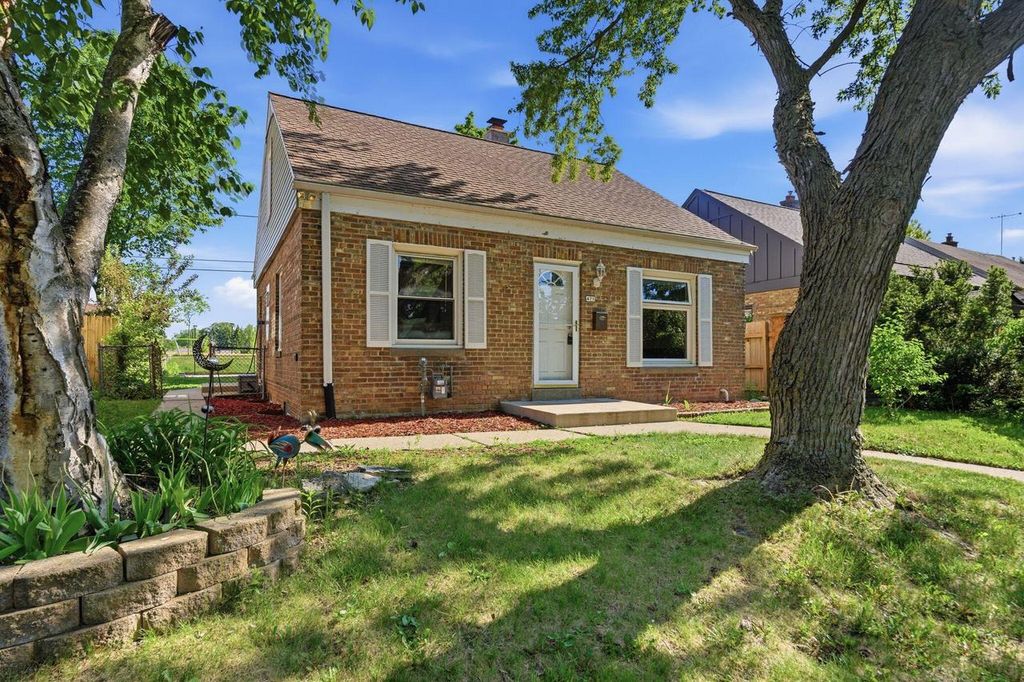 471 E Morgan AVENUE, Milwaukee, WI 53207