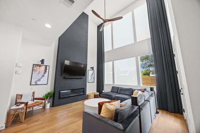 900 S 2nd ST 30, Austin, TX 78704