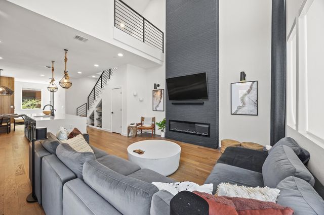 900 S 2nd ST 30, Austin, TX 78704