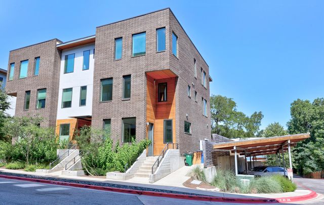 900 S 2nd ST 30, Austin, TX 78704