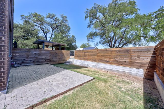 900 S 2nd ST 30, Austin, TX 78704
