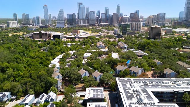 900 S 2nd ST 30, Austin, TX 78704