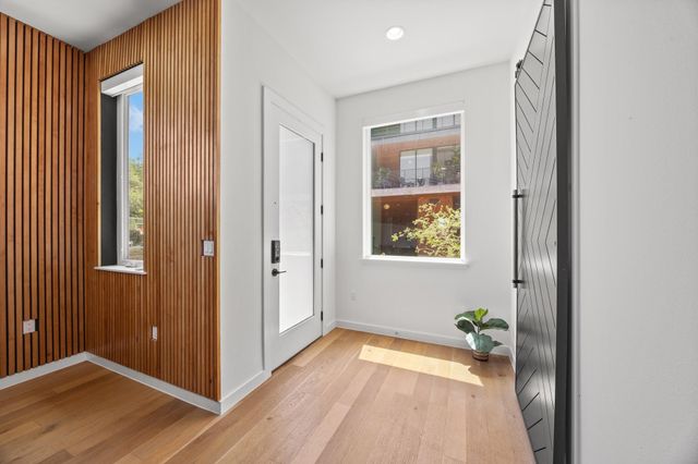 900 S 2nd ST 30, Austin, TX 78704