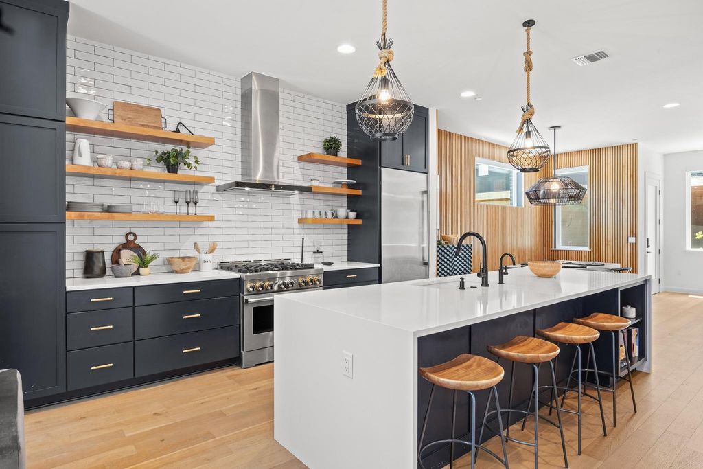 900 S 2nd ST 30, Austin, TX 78704