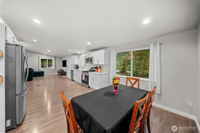 21 E Burrows Lane, Shelton, WA 98584