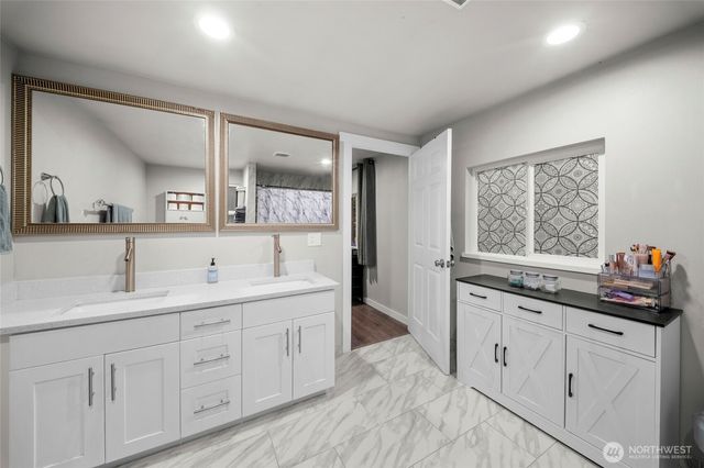 21 E Burrows Lane, Shelton, WA 98584