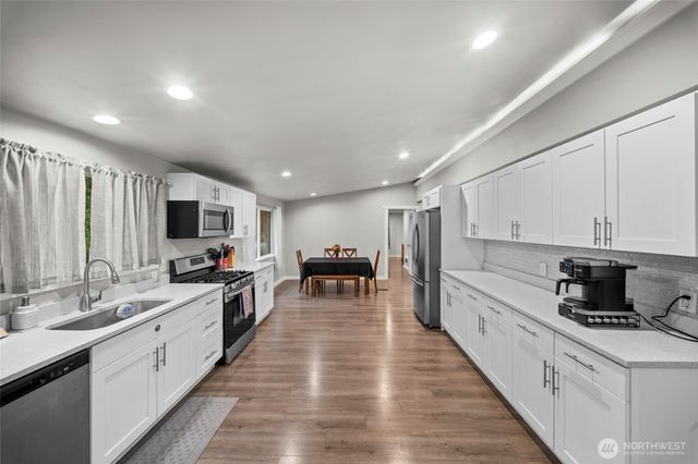 21 E Burrows Lane, Shelton, WA 98584