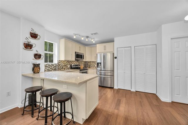 2850 Coconut Ave 15, Miami, FL 33133