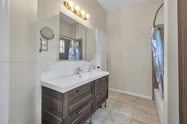 2850 Coconut Ave 15, Miami, FL 33133