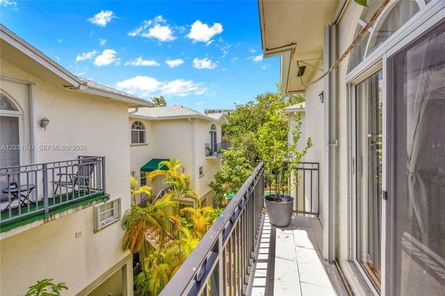 2850 Coconut Ave 15, Miami, FL 33133