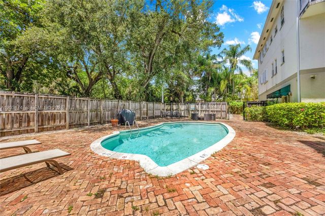 2850 Coconut Ave 15, Miami, FL 33133