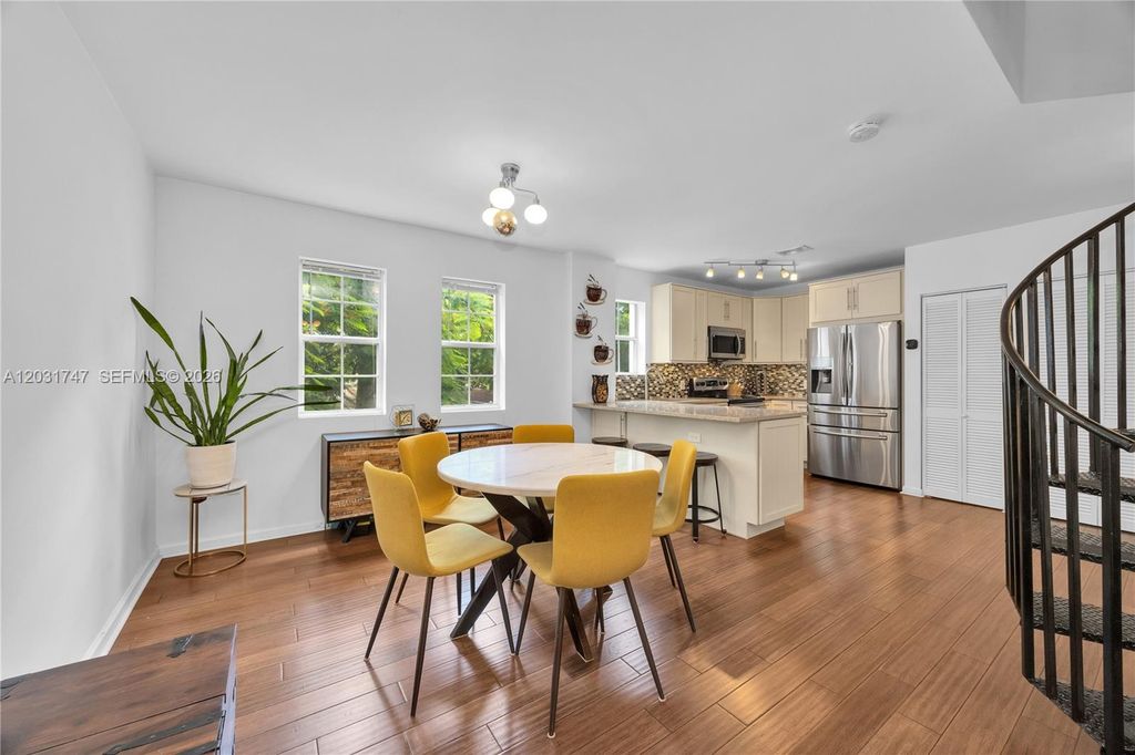 2850 Coconut Ave 15, Miami, FL 33133