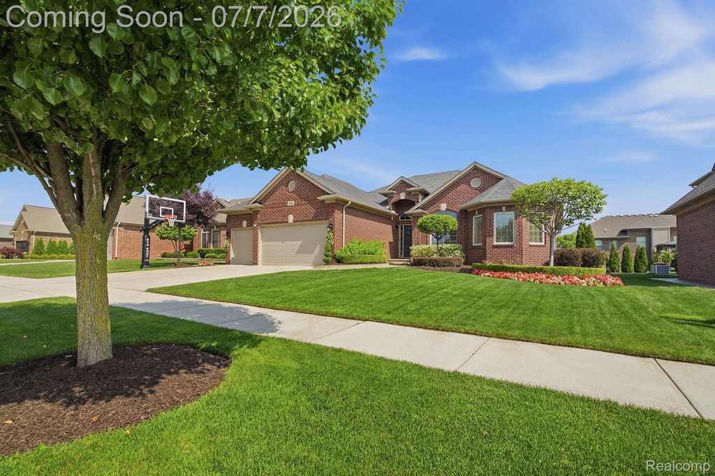 18389 Silent Drive, Macomb Township, MI 48042