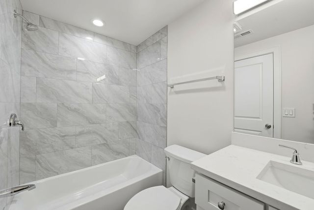 2342 N Lawndale Avenue, Chicago, IL 60647