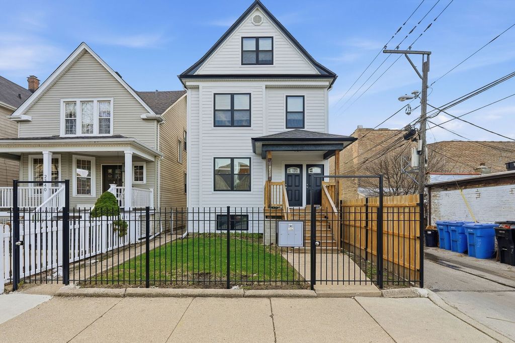 2342 N Lawndale Avenue, Chicago, IL 60647