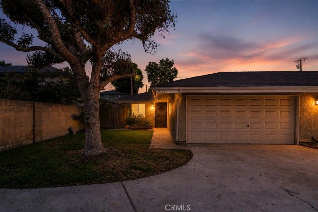 11736 1/2 215th, Lakewood, CA 90715 — exterior