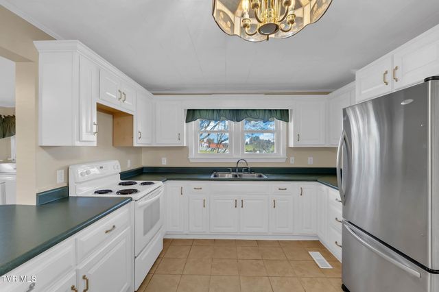 2873 Main Street, Surgoinsville, TN 37873