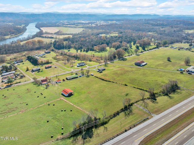 2873 Main Street, Surgoinsville, TN 37873