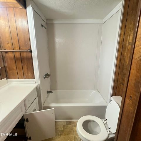 2873 Main Street, Surgoinsville, TN 37873