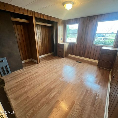 2873 Main Street, Surgoinsville, TN 37873