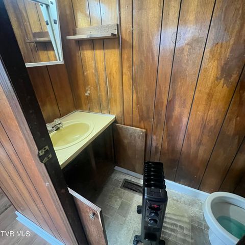 2873 Main Street, Surgoinsville, TN 37873