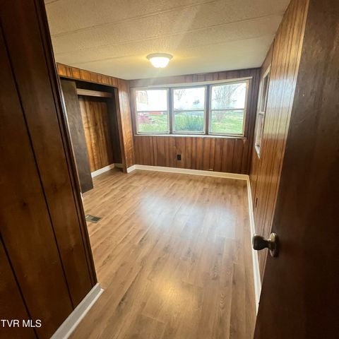 2873 Main Street, Surgoinsville, TN 37873