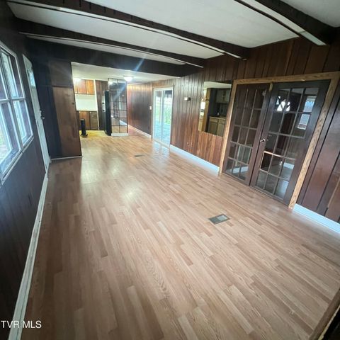 2873 Main Street, Surgoinsville, TN 37873