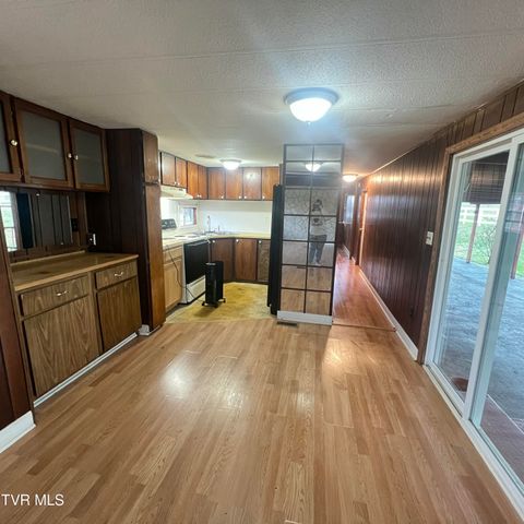 2873 Main Street, Surgoinsville, TN 37873