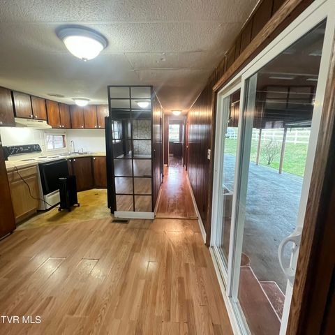 2873 Main Street, Surgoinsville, TN 37873