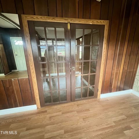 2873 Main Street, Surgoinsville, TN 37873