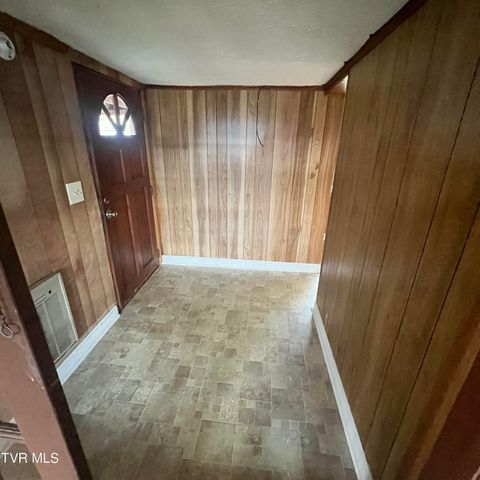 2873 Main Street, Surgoinsville, TN 37873