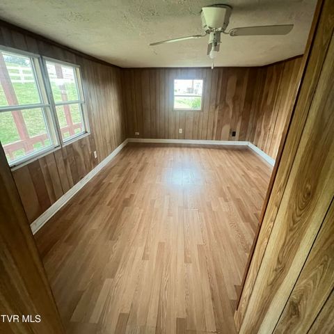 2873 Main Street, Surgoinsville, TN 37873