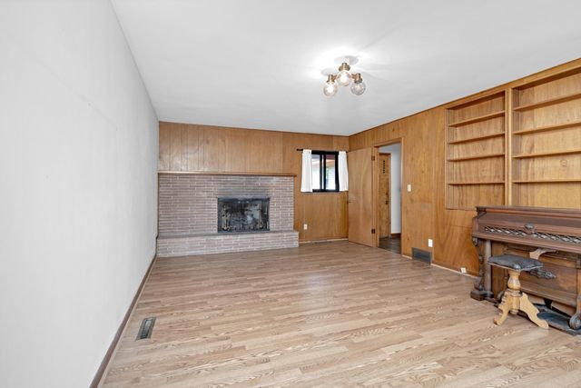 345 Ridgedale Drive N, Worthington, OH 43085