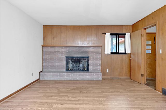 345 Ridgedale Drive N, Worthington, OH 43085