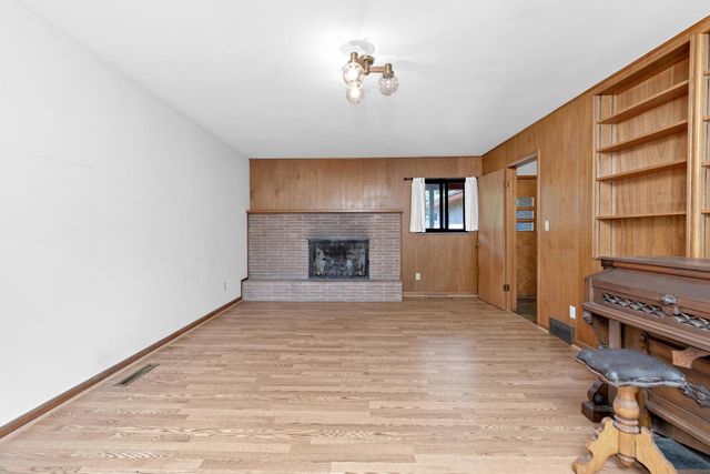 345 Ridgedale Drive N, Worthington, OH 43085
