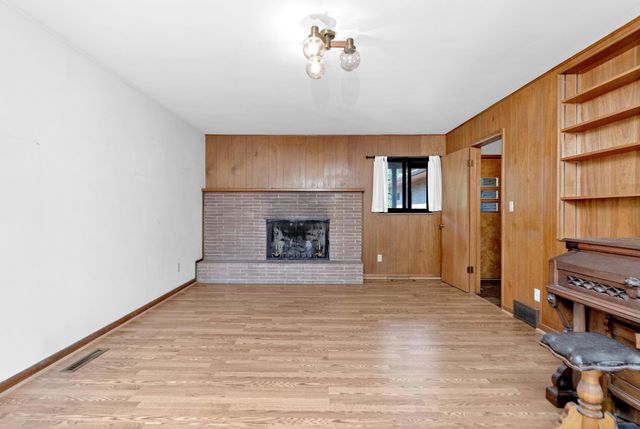 345 Ridgedale Drive N, Worthington, OH 43085