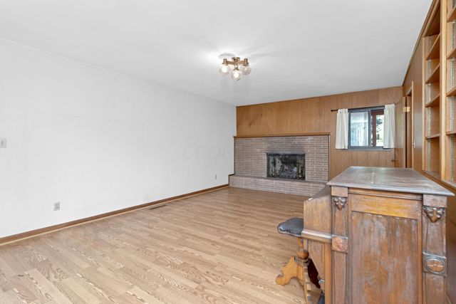 345 Ridgedale Drive N, Worthington, OH 43085