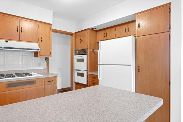 345 Ridgedale Drive N, Worthington, OH 43085
