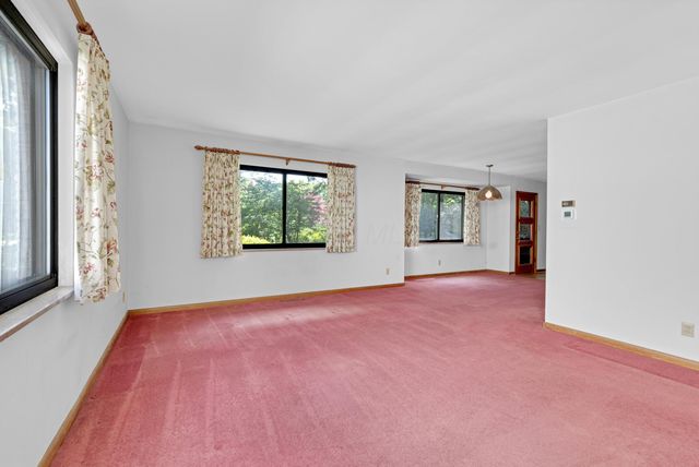 345 Ridgedale Drive N, Worthington, OH 43085