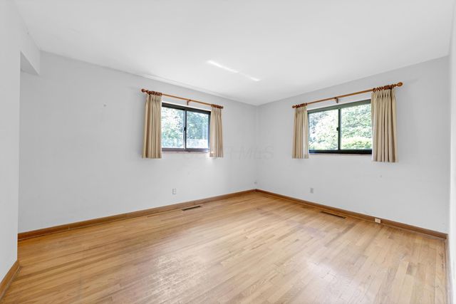 345 Ridgedale Drive N, Worthington, OH 43085