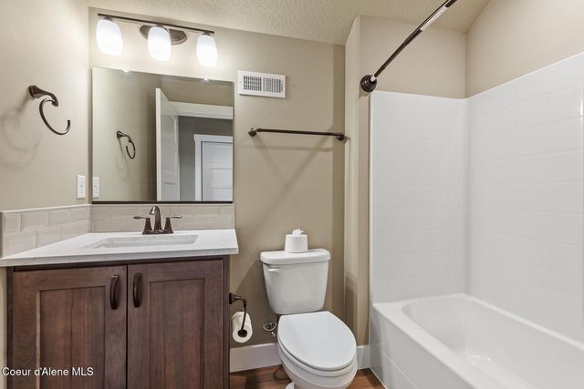 22835 E Edgewater Ln, Liberty Lake, WA 99019