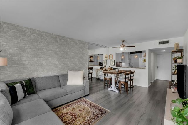 1000 River Reach Drive 302, Fort Lauderdale, FL 33315