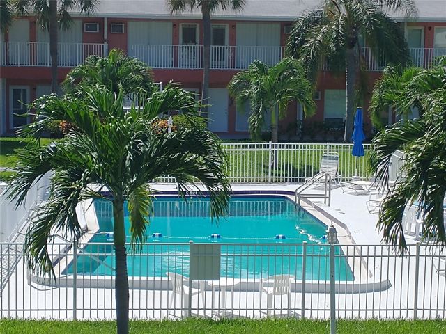 3212 SE 8th Street 24-b, Pompano Beach, FL 33062