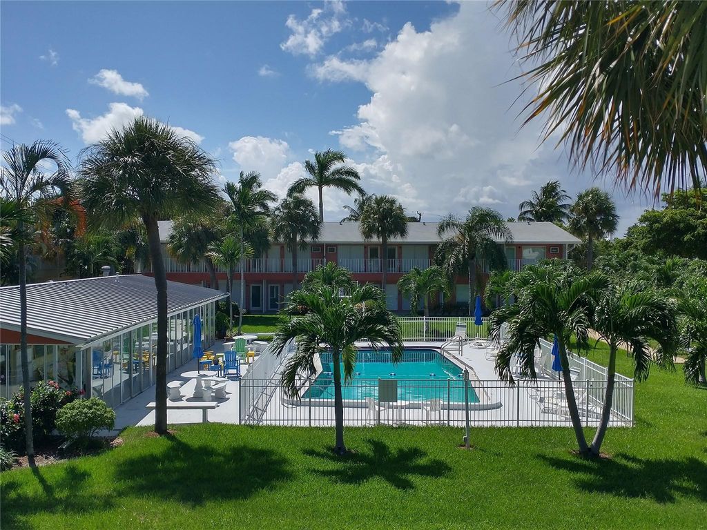 3212 SE 8th Street 24-b, Pompano Beach, FL 33062