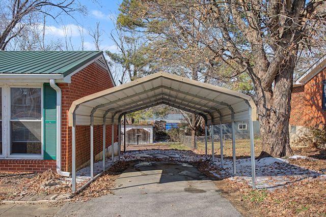 1920 Morris Ave, Columbia, TN 38401