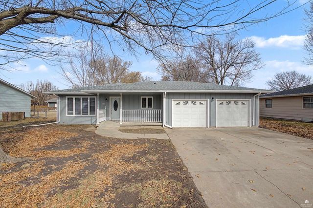 209 Harvey Drive, Manhattan, KS 66502