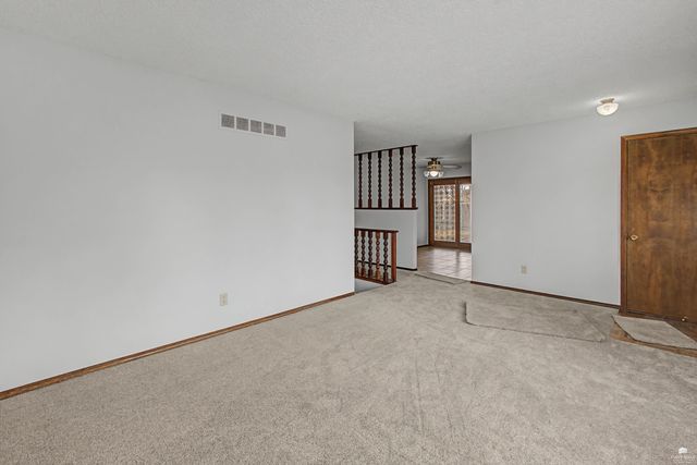 209 Harvey Drive, Manhattan, KS 66502